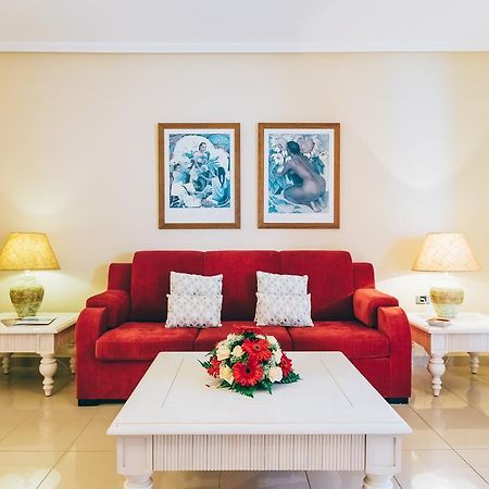 Grand Muthu Golf Plaza Hotel & Spa San Miguel de Abona Luaran gambar A living room